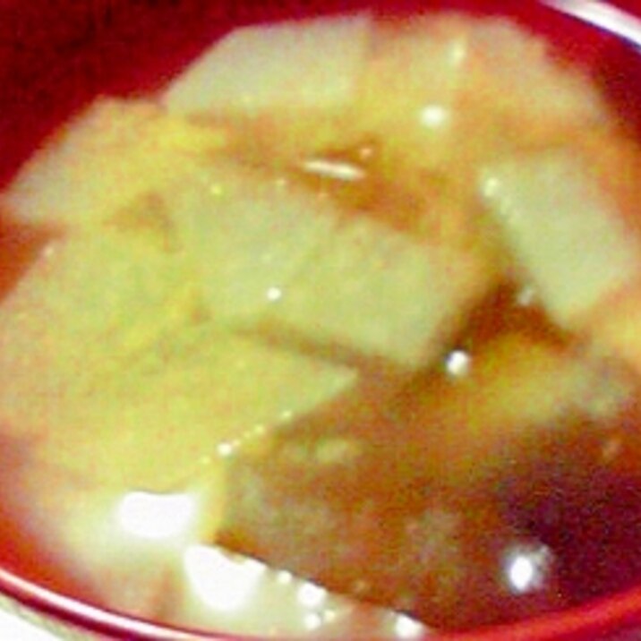 お味噌汁(だいこん・わかめ・はるさめ)